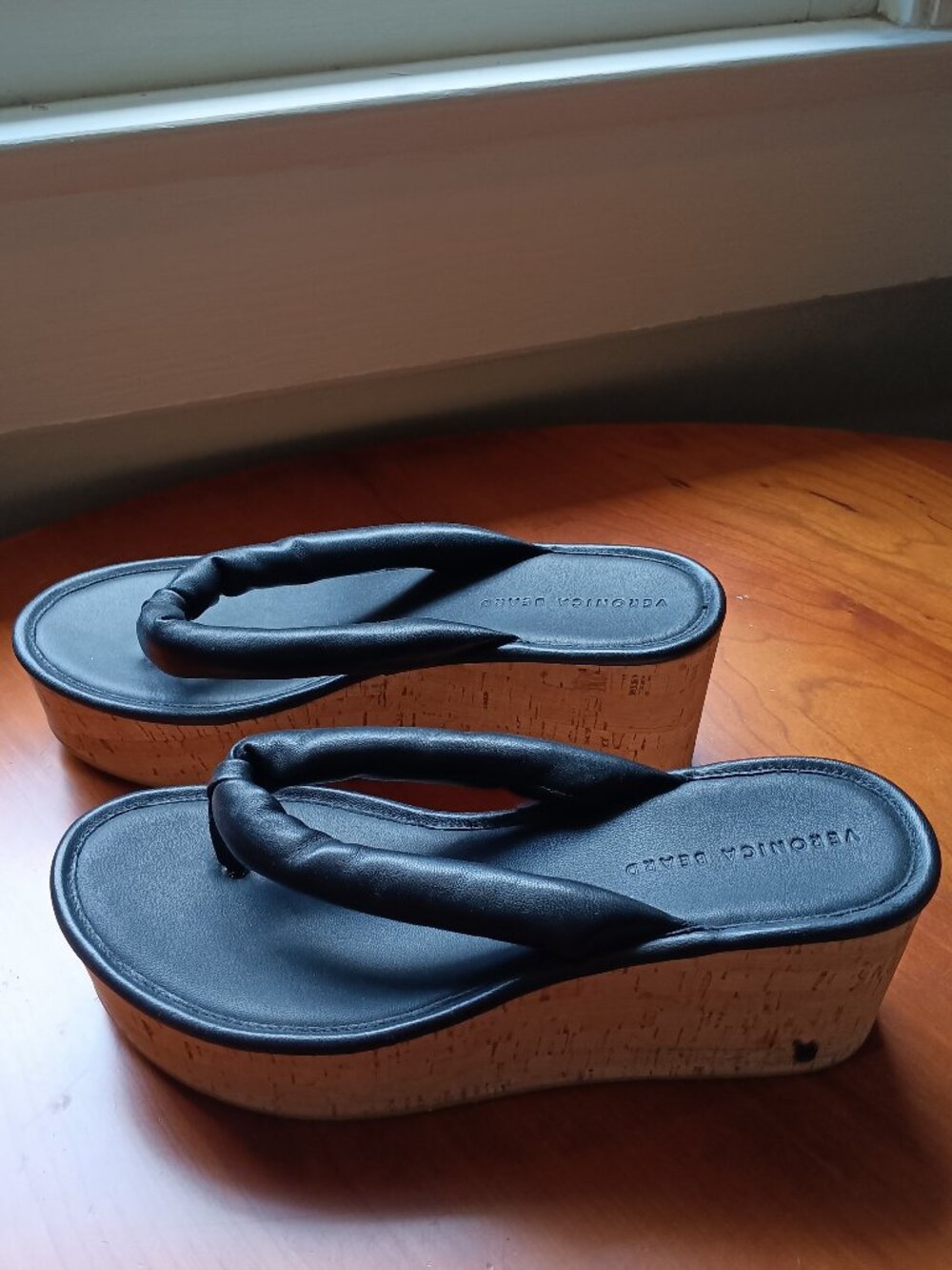 NWT Veronica Beard Wedge Thong Black Sandals Size 10M